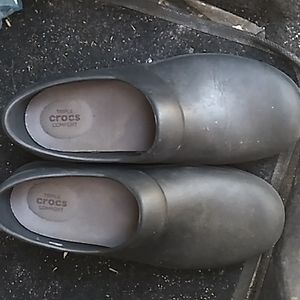 Crocs, women's 9